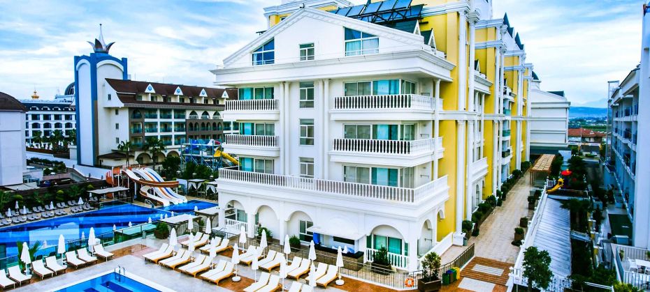 Dream World Resort & Spa (Side)