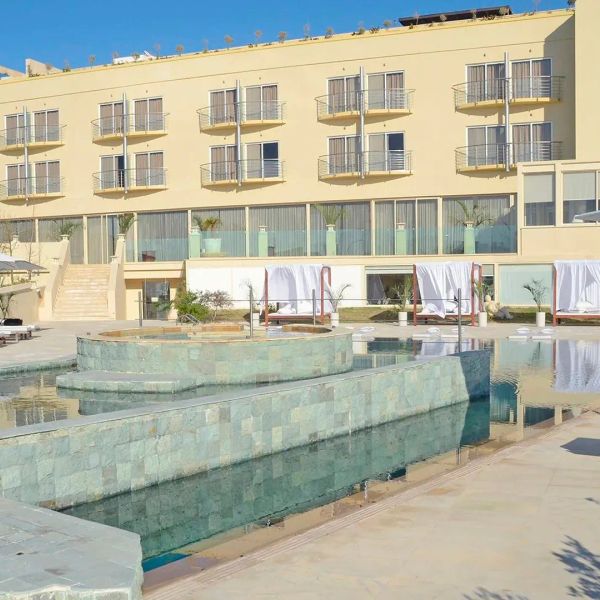 E Hotel Spa and Resort (Larnaka) — Larnaka, Cypr