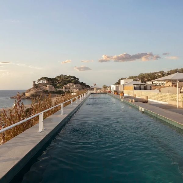 Elisabeth by the Sea — Tossa de Mar, Hiszpania