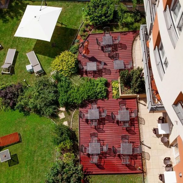 Escala Hotel & Suites