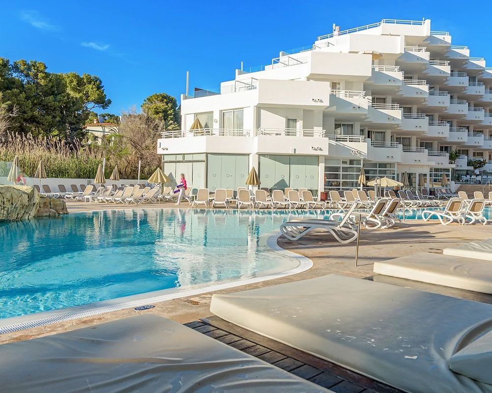 Fergus Style Cala Blanca