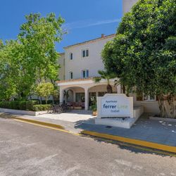 Caprice Isabel Aparthotel