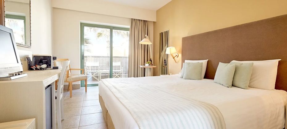 Giannoulis Grand Bay Beach Resort