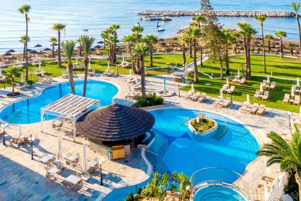 Golden Bay Beach (Larnaka)