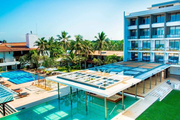 Goldi Sands