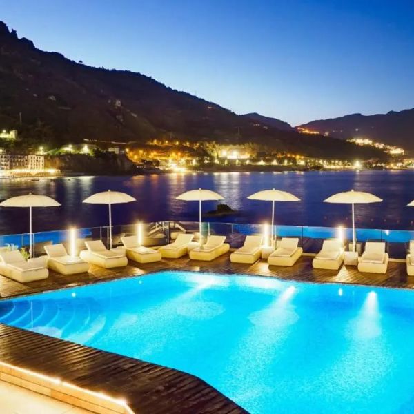 VRetreats Atlantis Bay — Taormina, Włochy