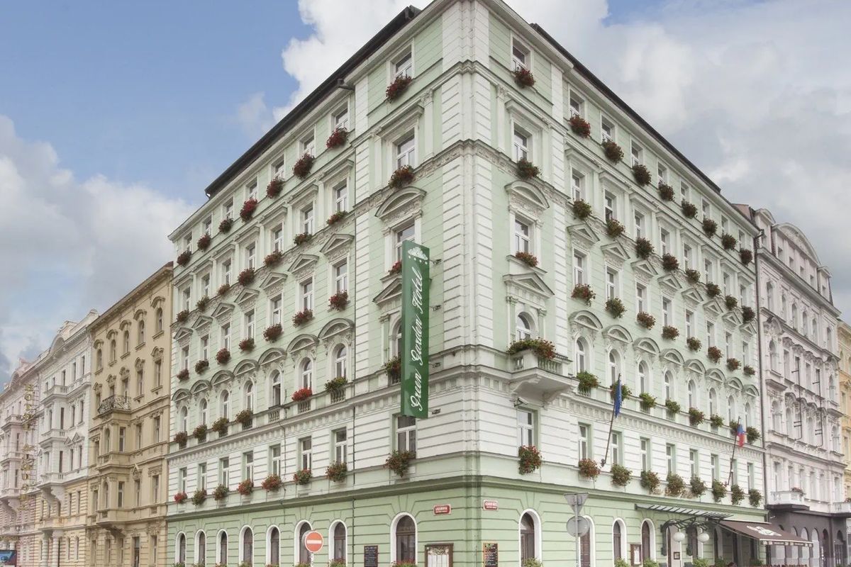 Praga (7 dni) w Green Garden z Warszawy (BB)