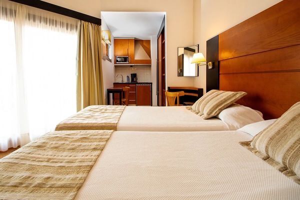 HL Miraflor Suites (ex. Miraflor Suites)