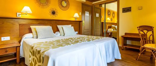 Ona Palmira Paguera (ex. HSM Madrigal)