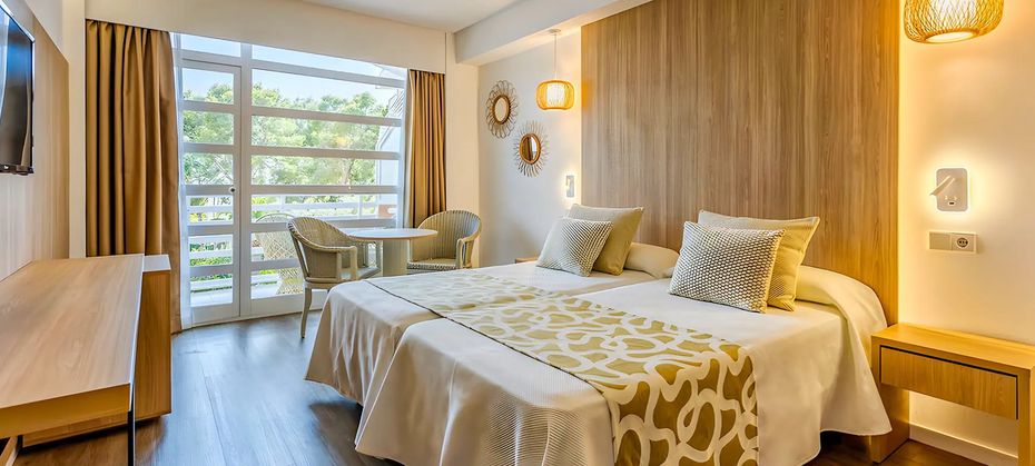 Ona Palmira Paguera (ex. HSM Madrigal)