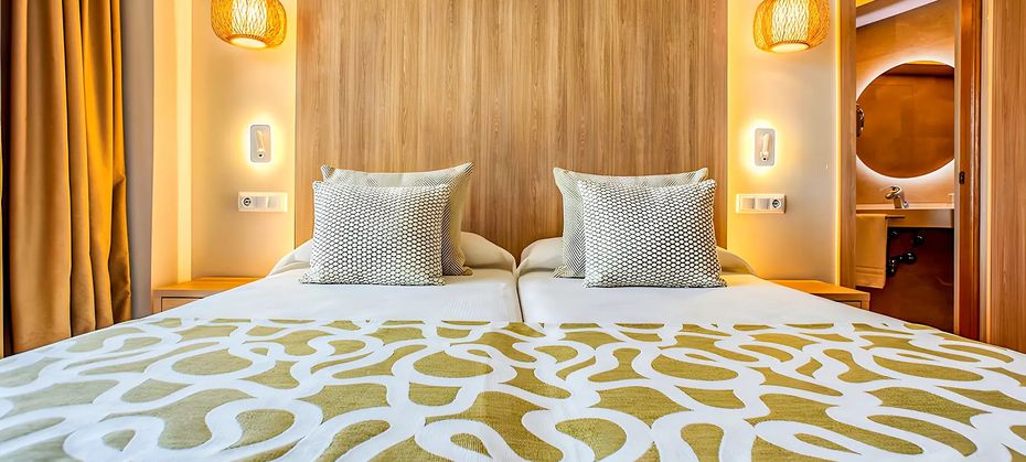 Ona Palmira Paguera (ex. HSM Madrigal)