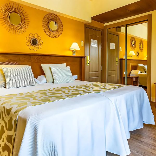 Ona Palmira Paguera (ex. HSM Madrigal) — Paguera, Hiszpania