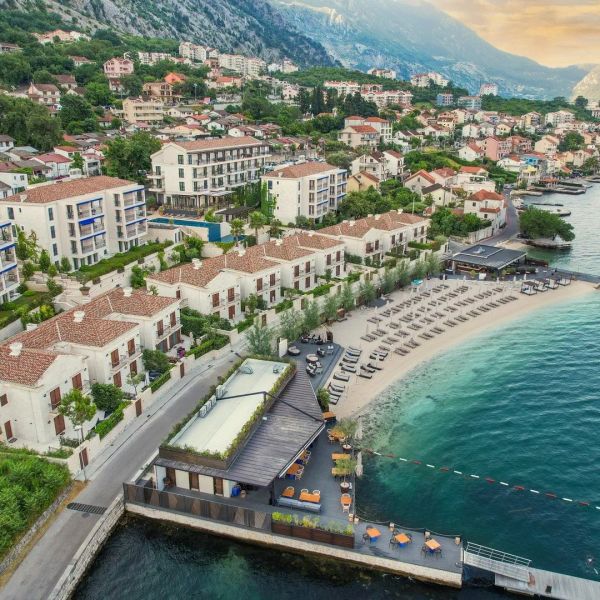 Huma Kotor Bay — Dobrota, Czarnogóra