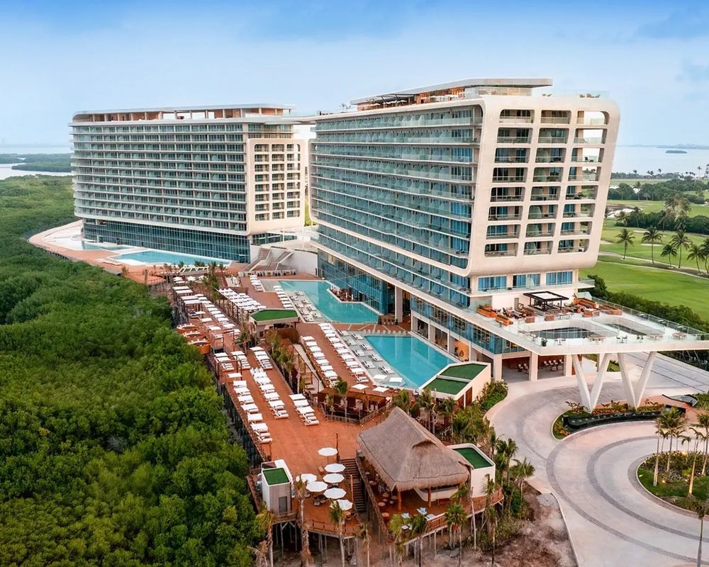 Hyatt Vivid Grand Island