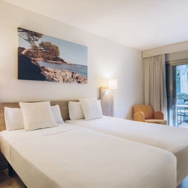 Iberostar Waves Pinos Park