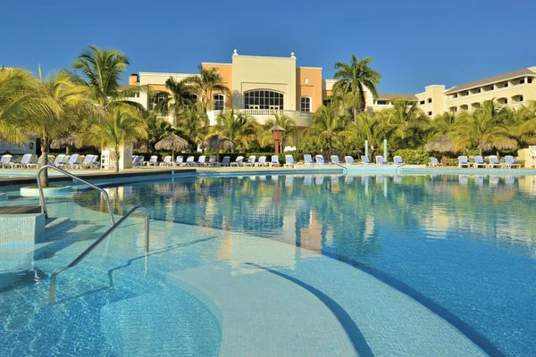 Iberostar Waves Rose Hall Beach