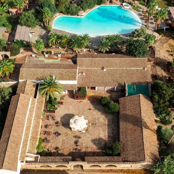 Il Monastero — Geremeas, Włochy