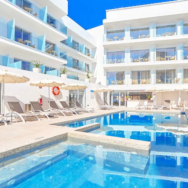 Ilusion Moreyo — Cala Bona, Hiszpania