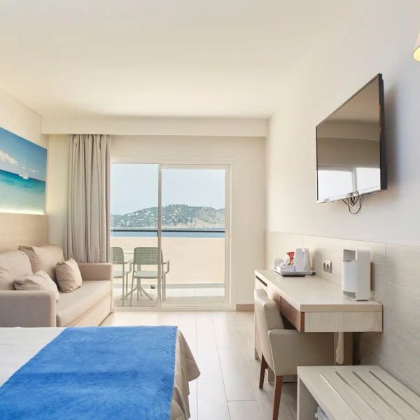 Invisa Club Cala Blanca — San Carlos (Ibiza), Hiszpania