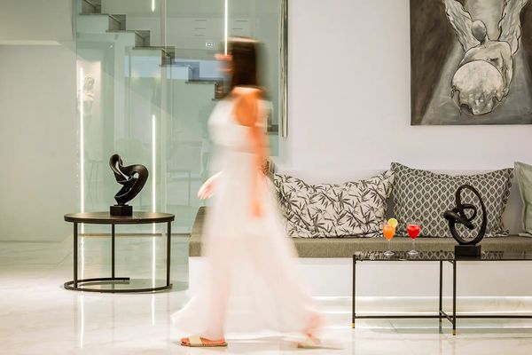 Ionis Art Luxury Suites
