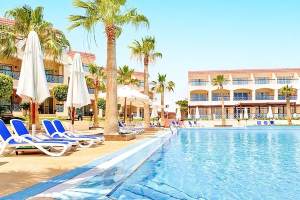 Ivy Cyrene Island Resort