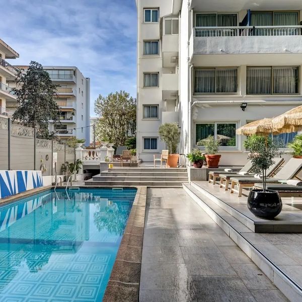 Juliana — Cannes, Francja