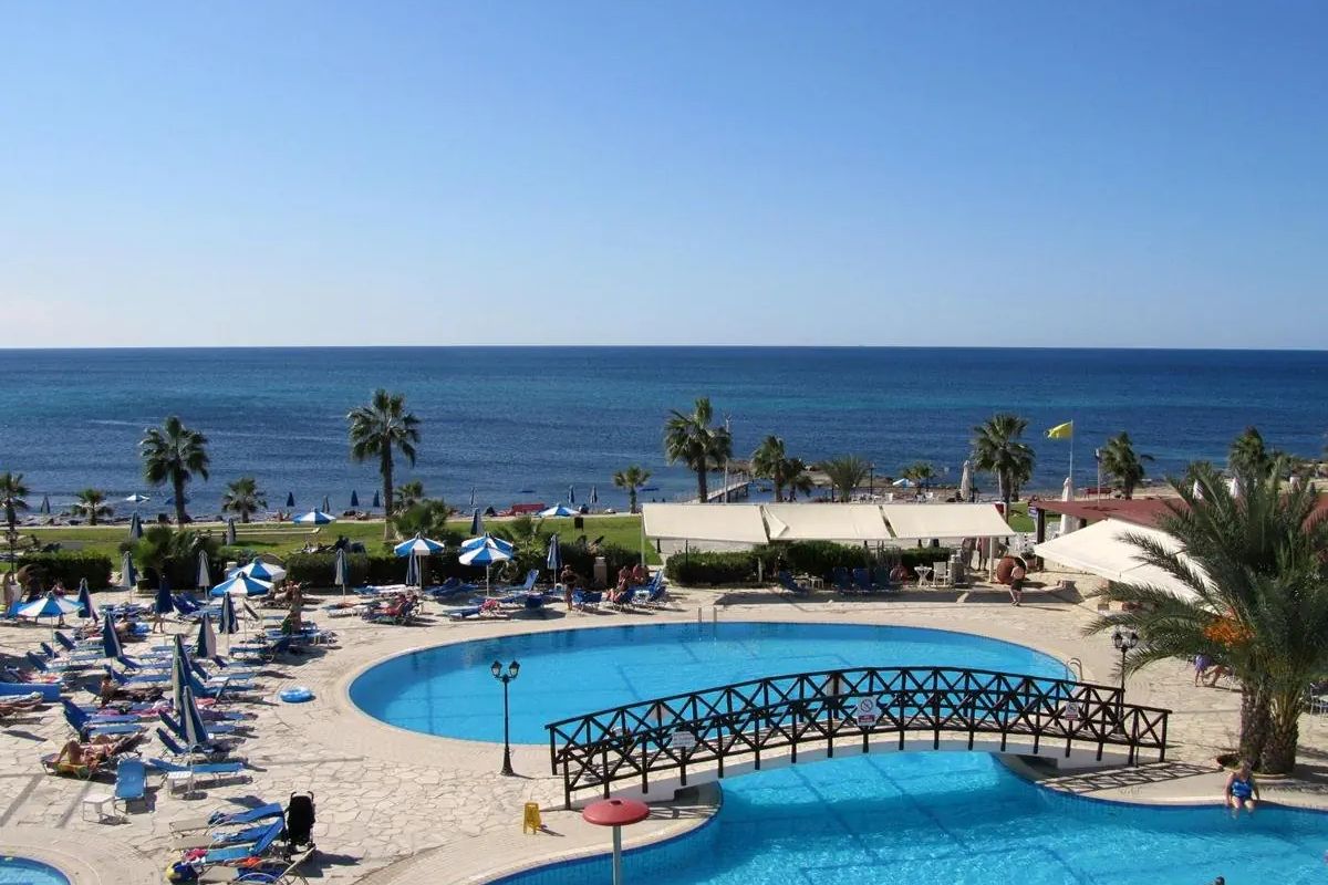 Pafos (7 dni) w Kefalos Beach z Wrocławia (BB)