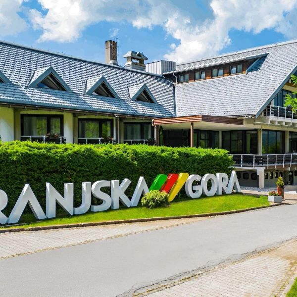 Kranjska Gora Hotel (ex. Lek) — Kranjska Gora, Słowenia
