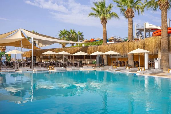 Ladonia Leo Beach Resort