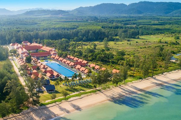 Le Menara Beachfront Villa & Resort