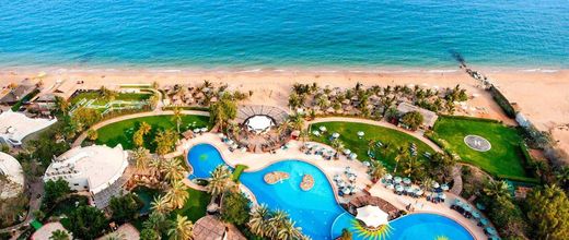 Le Meridien Al Aqah Beach Resort