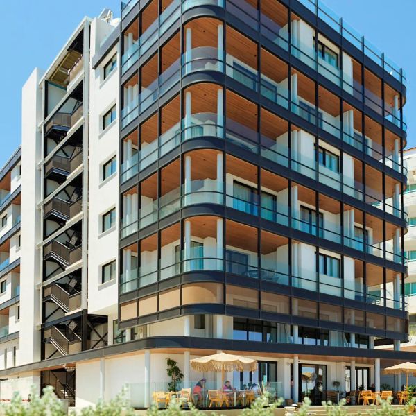 LIV Mackenzie Beach Suites — Larnaka, Cypr
