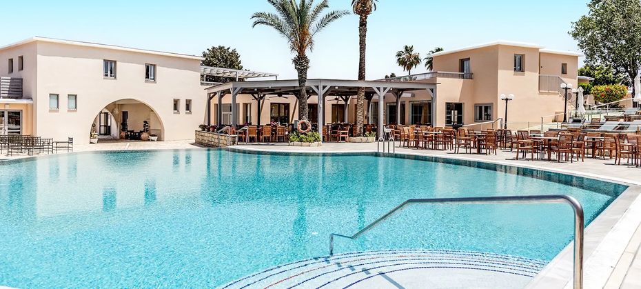 Louis St. Elias Resort