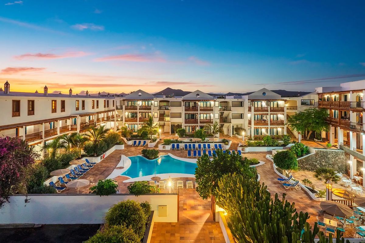 Lanzarote (7 dni) w Mansion Nazaret z Warszawy (BB)