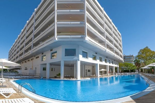 Ponient Pirámide Salou by PortAventura World