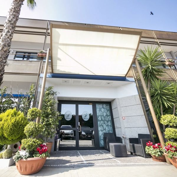 Millennium Gold — Neapol, Włochy