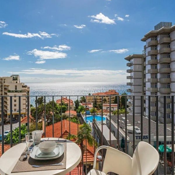 Monumental Plaza by Petit Hotels — Funchal, Portugalia
