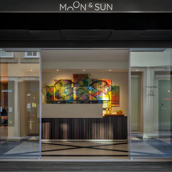 Moon & Sun Porto — Porto, Portugalia