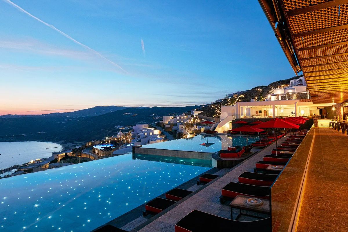 Mykonos (7 dni) w Myconian Avaton Resort z Warszawy (BB)