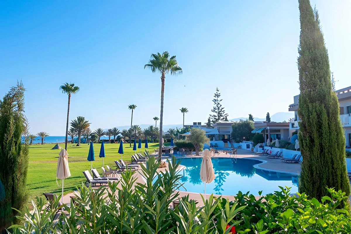 Pafos (7 dni) w Natura Beach z Modlina (BB)