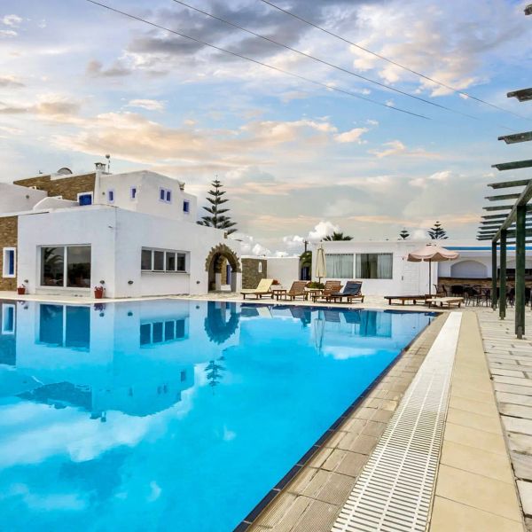 Naxos Holidays — Naksos, Grecja