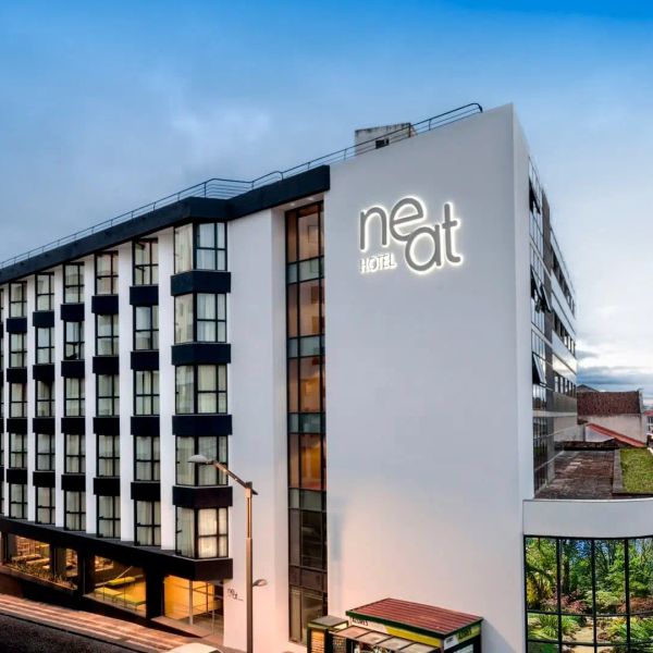 Neat Avenida — Ponta Delgada, Portugalia