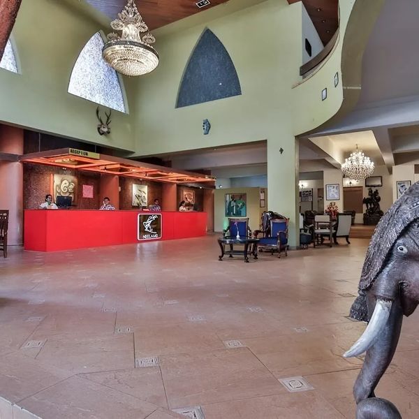 Neelams The Grand – 2026-09-17 - Zdjęcie 3