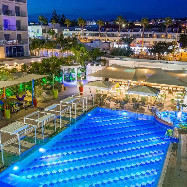 Nicholas Color — Ayia Napa, Cypr