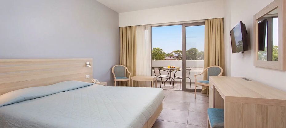 Niriides Beach (Kolymbia)