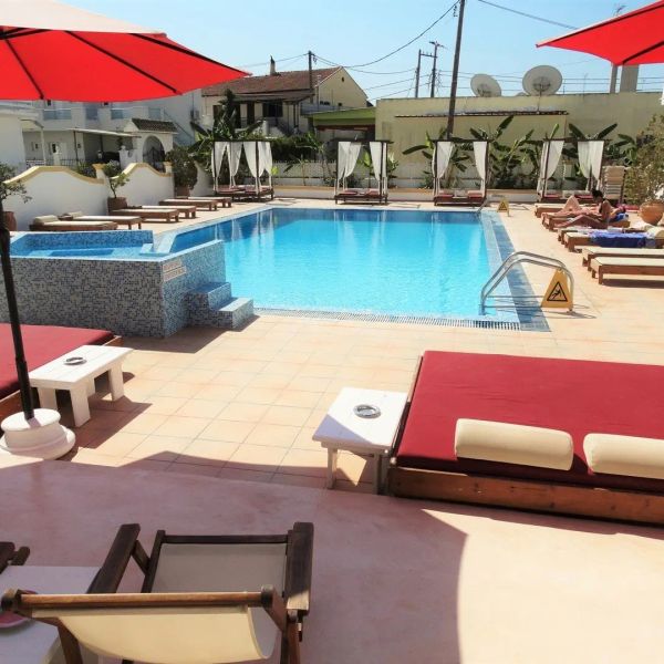 Oasis Beach Club — Kavos, Grecja