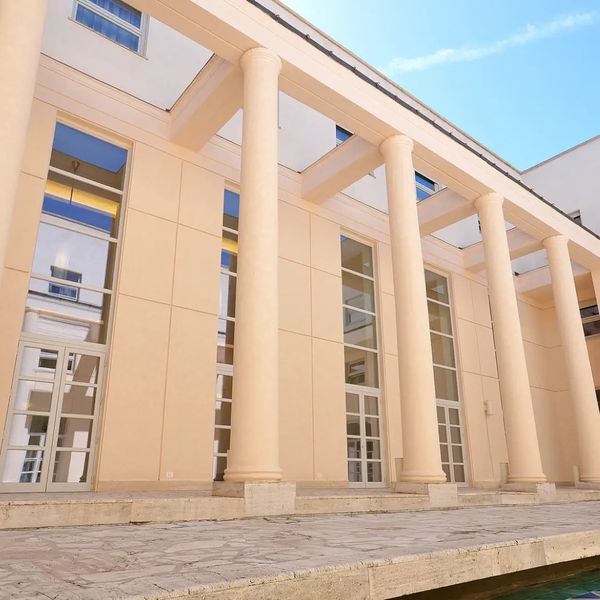 Palazzo Esedra — Neapol, Włochy