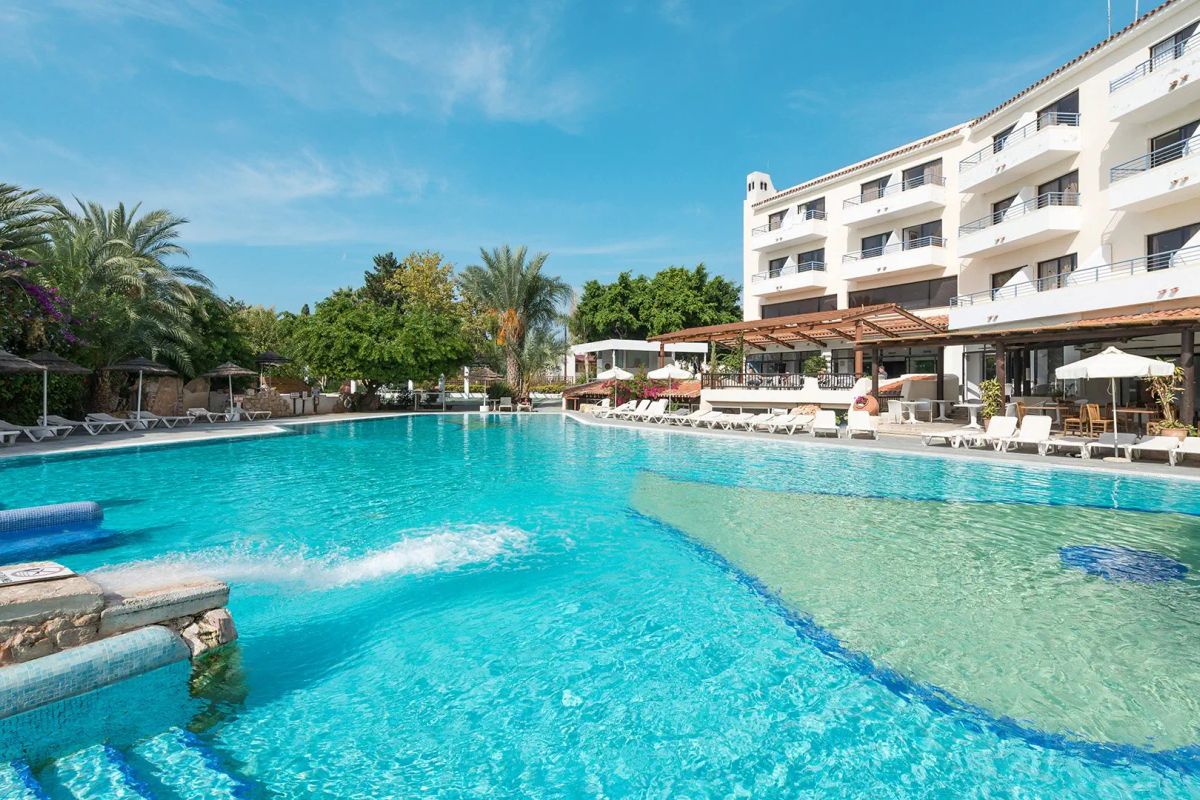 Pafos (7 dni) w Paphos Gardens Holiday Resort (ex Leptos ) z Modlina (AI)