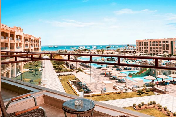 Albatros White Beach