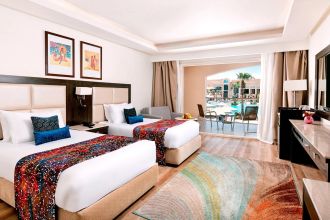 Pickalbatros White Beach Resort